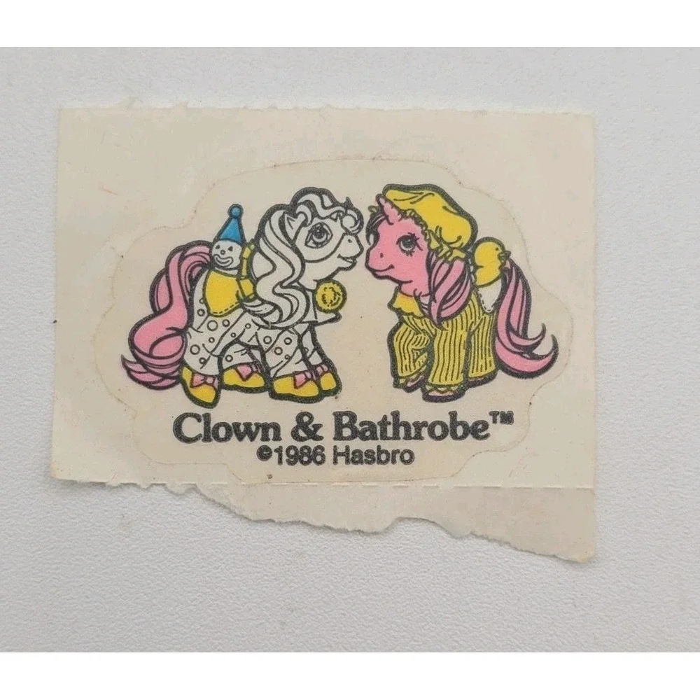 Vintage 1986 Hasbro My Little Pony Baby Pony Wear Bathrobe & Clown Suit U308B